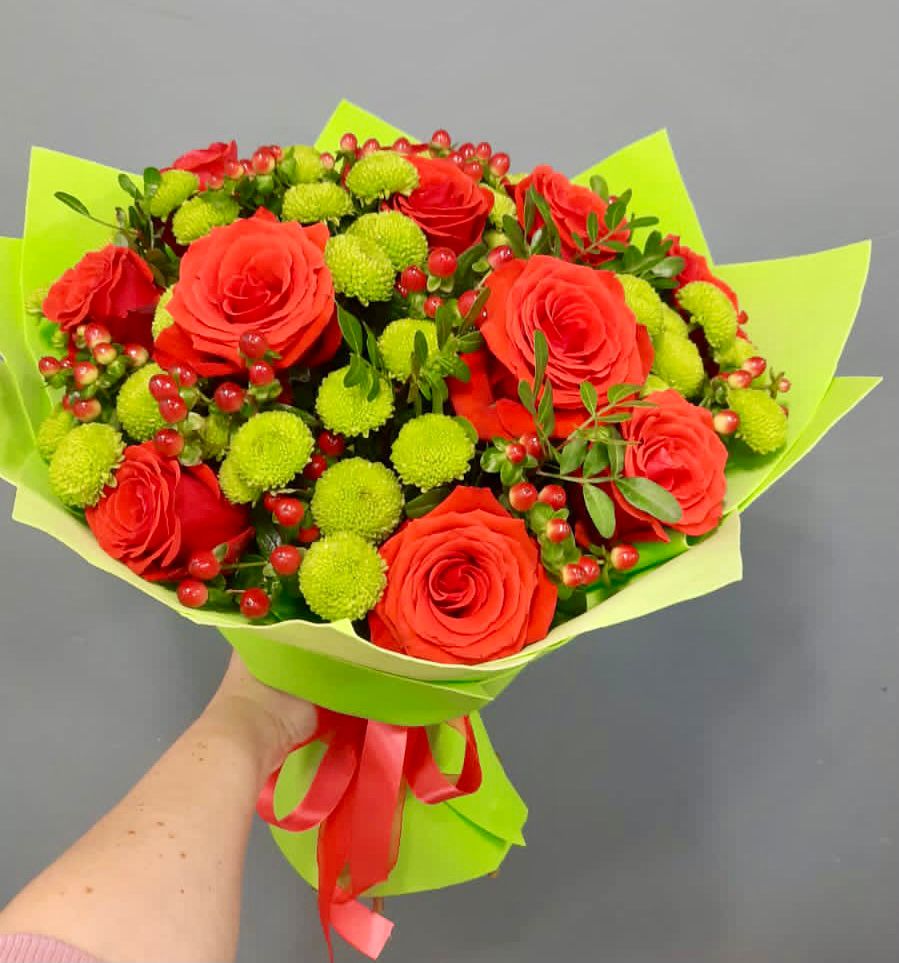 Букет цветов из: Хризантемы и Розы в Снежинске