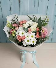 Букет цветов из:  Розы, Лизиантусы и Хризантемы в Снежинске