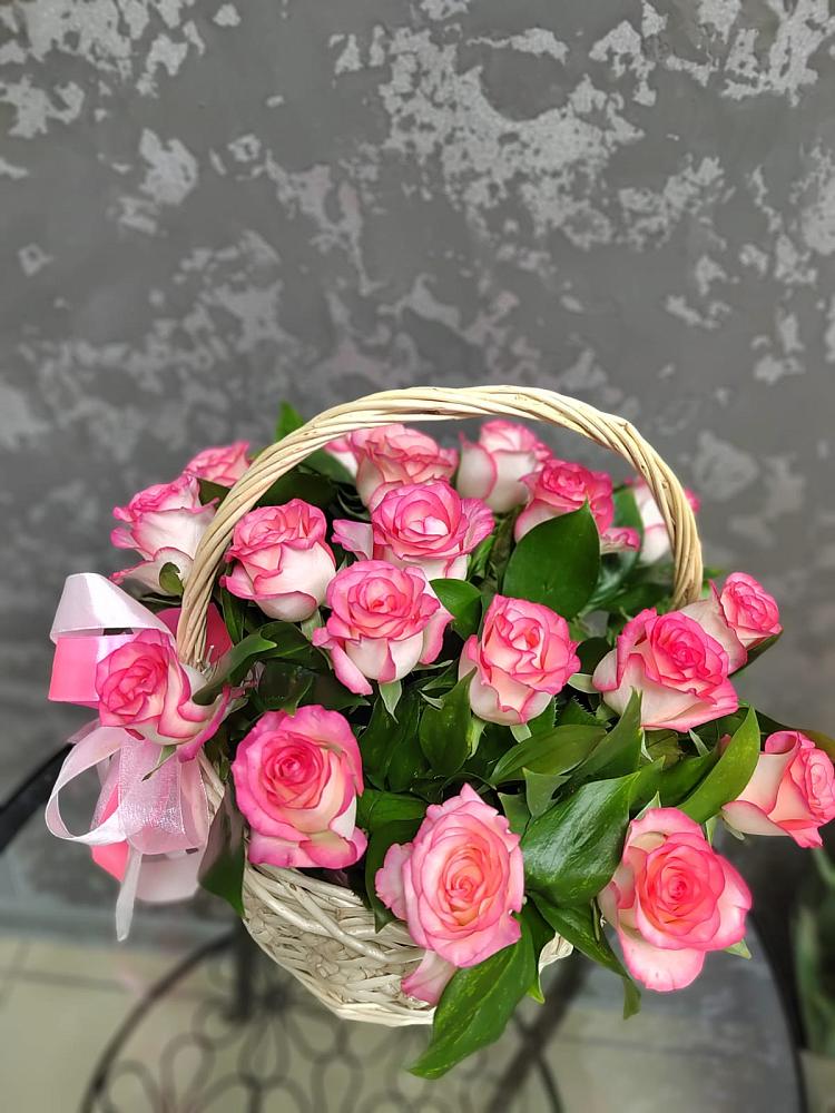 Цветочная композиция из Розы в корзине в Снежинске