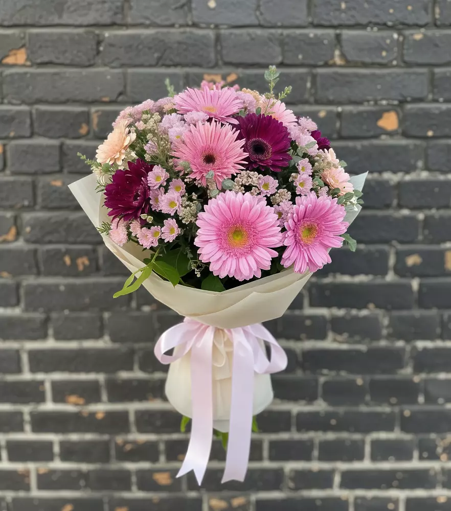 Букет цветов из: Герберы и Хризантемы в Снежинске