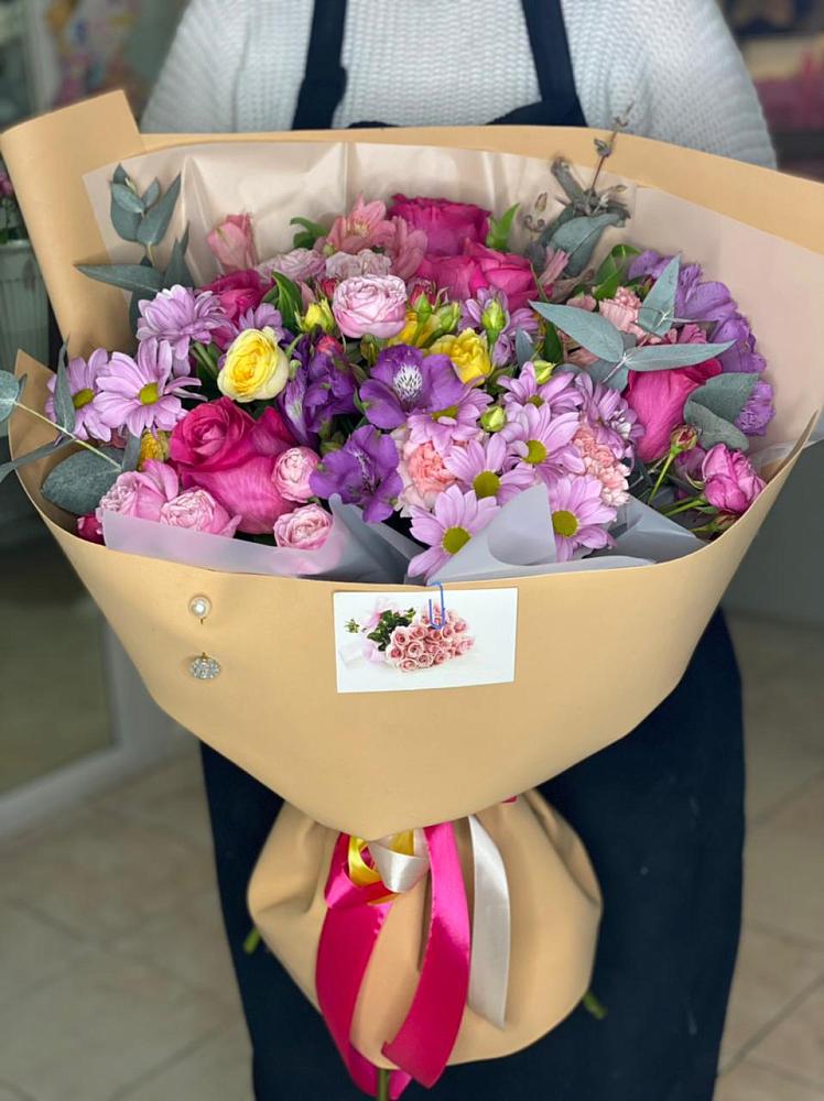 Букет цветов из: Хризантемы, Гвоздики и Альстромерии в Снежинске