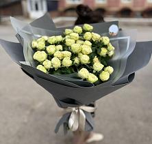 Букет Белые кустовые розы Солинеро в Снежинске