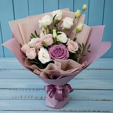 Букет цветов из:  Розы и Лизиантусы в Снежинске