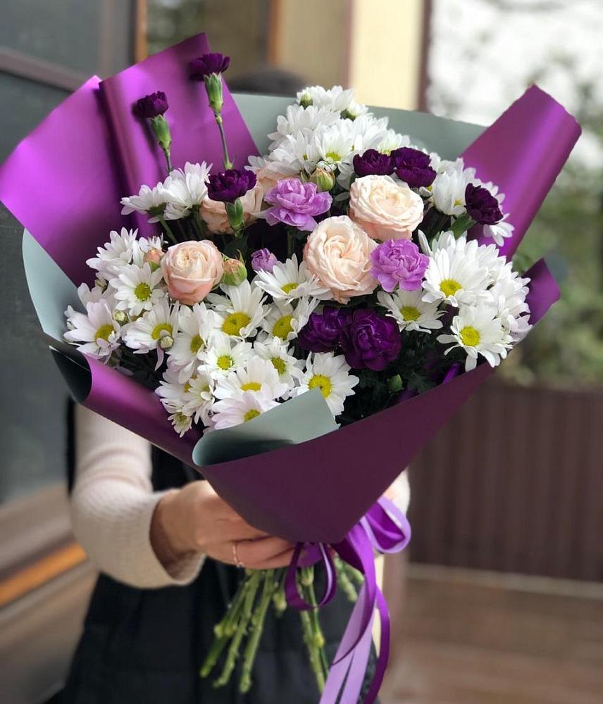 Букет цветов из: Хризантемы, Гвоздики и Розы в Снежинске