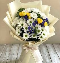 Букет цветов из:  Ирисы, Хризантемы и Розы в Снежинске