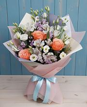 Букет цветов из:  Лизиантусы, Розы, Альстромерии и Гипсофила в Снежинске