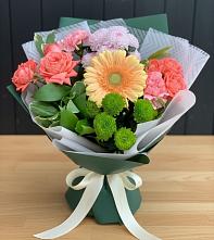 Букет цветов из:  Гвоздики, Розы, Герберы и Хризантемы #REPLACE_PRED# Снежинске