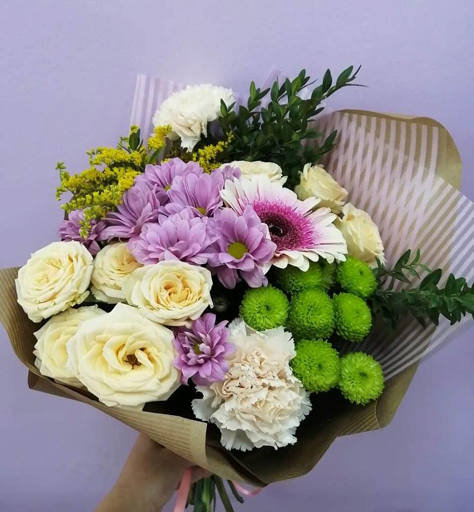 Букет цветов из: Хризантемы, Розы, Гвоздики и Герберы в Снежинске